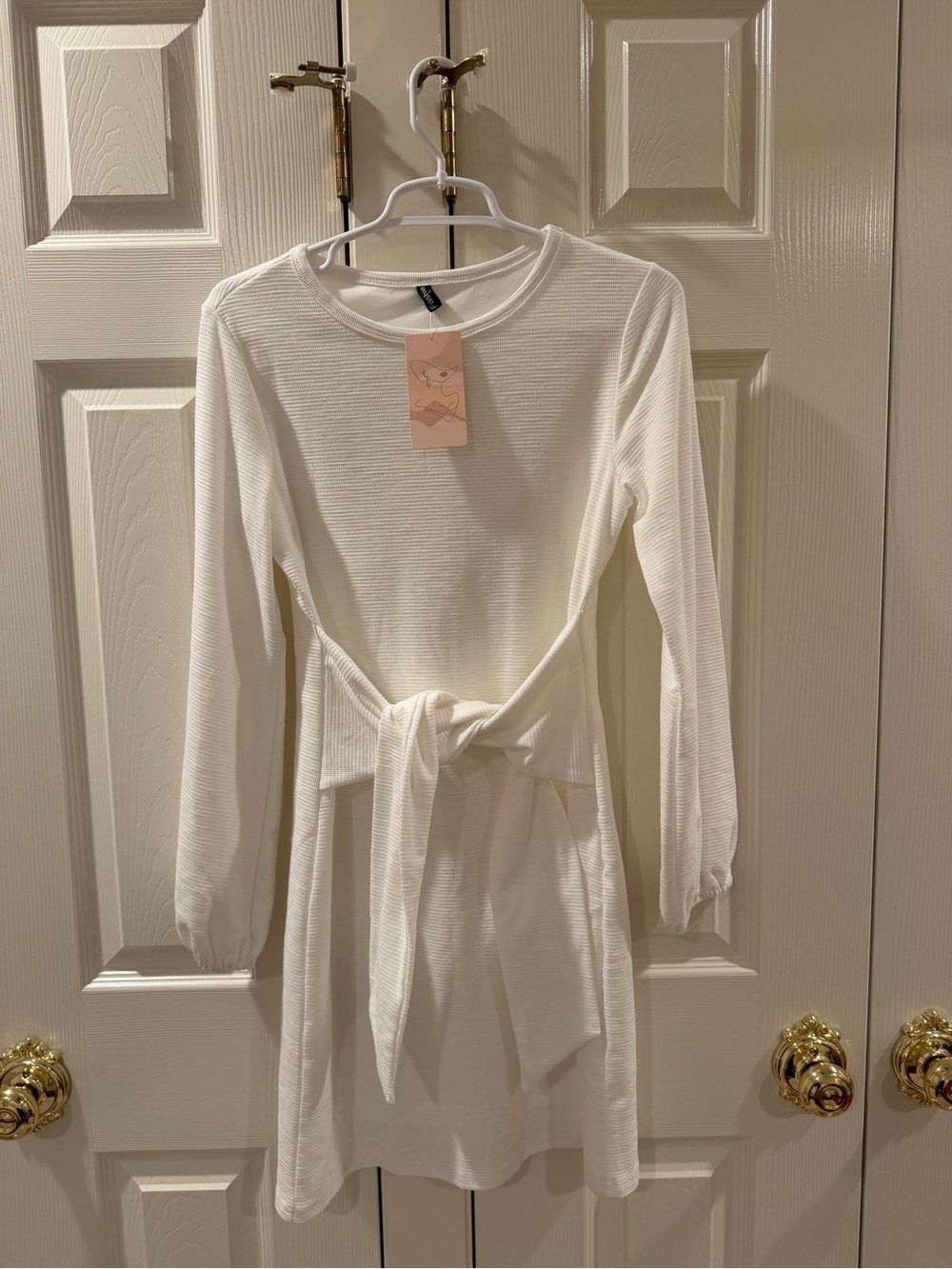 Women's White Long-Sleeve Tie-Waist Dress